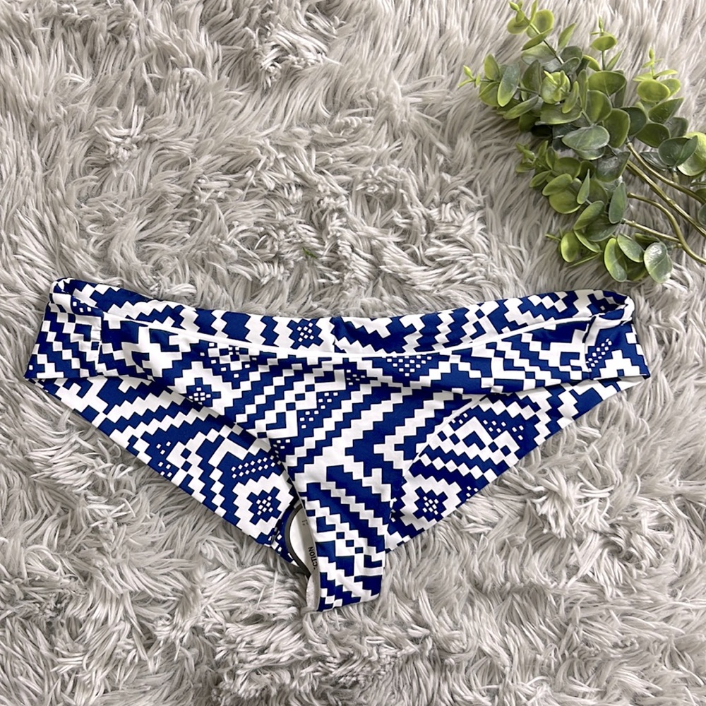 Nwot khong boon blue and white Aztec bikini bottoms size s